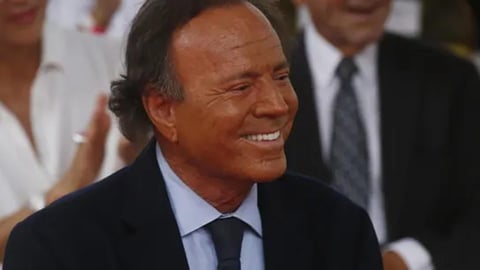 ¡Ay, mi madre! ¿Julio Iglesias se salvó de la justicia española por un mapa?