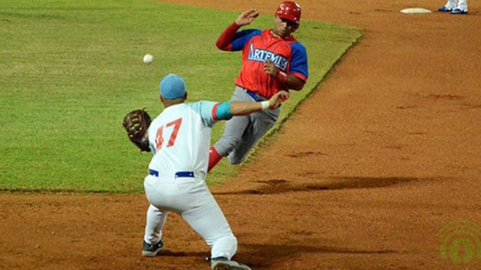 Béisbol Cubano Busca Revancha con Nueva Liga Profesional