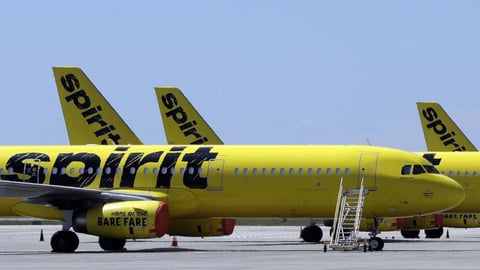 Spirit Airlines Cierra Operaciones Tras Fracaso Financiero, Afectando a Miles de Viajeros