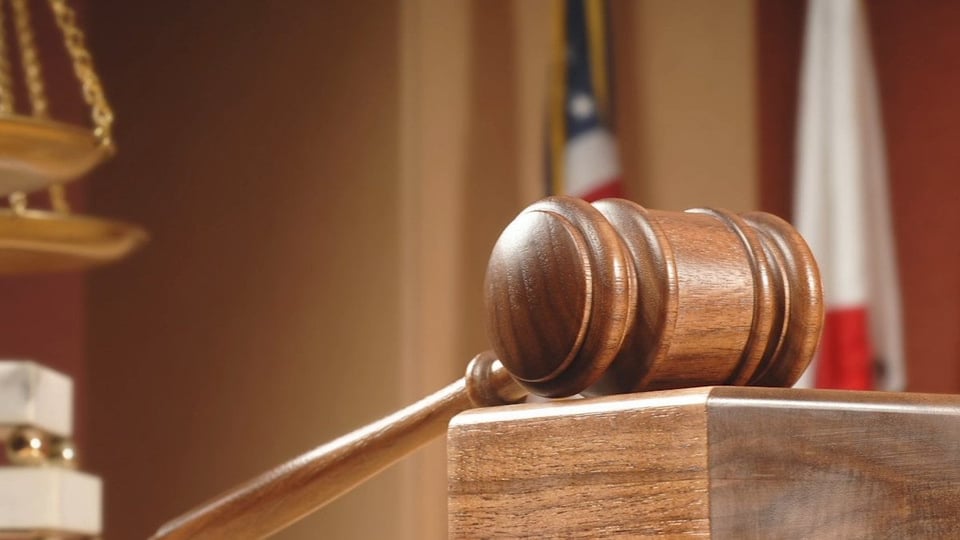 ¿Detienen el plan de Trump para botar inmigrantes a la carrera?