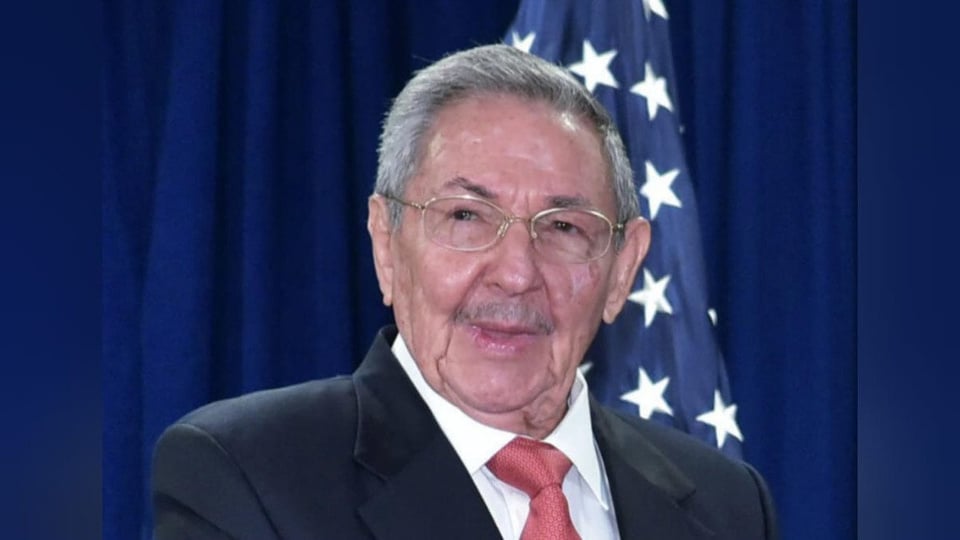¿Y Raúl qué dijo? El general manda recado sin aparecerse