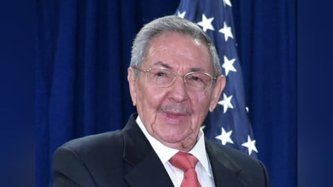 ¿Y Raúl qué dijo? El general manda recado sin aparecerse