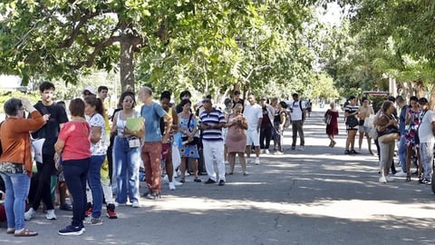 ¿Le meten un centro de visados a España en La Habana o es para aliviar la cola?