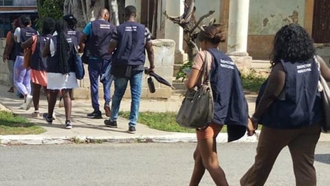 ¡Aguanta, que te meten el pie! Sancionan negocios en La Habana por especular con el pollo y la leche