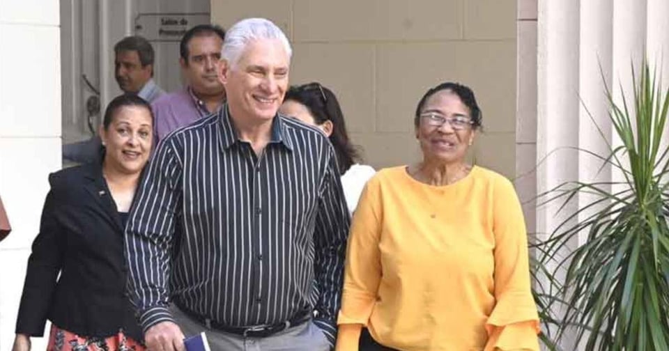 ¿Cuba en la Luna con la IA? Díaz-Canel promete 'soberanía tecnológica' entre apagones y WiFi caro