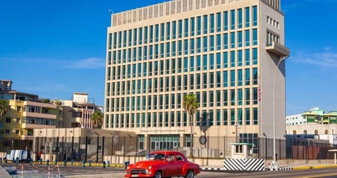 Cuba Niega Combustible a Embajada de EE.UU. en Medio de Crisis Energética