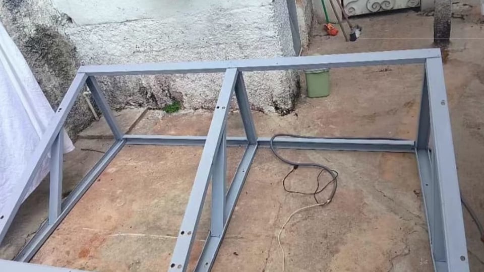 ¿Y a ti quién te roba los sueños… y los paneles solares?
