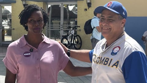 Angie Nixon busca el voto cubano en Miami para el Senado