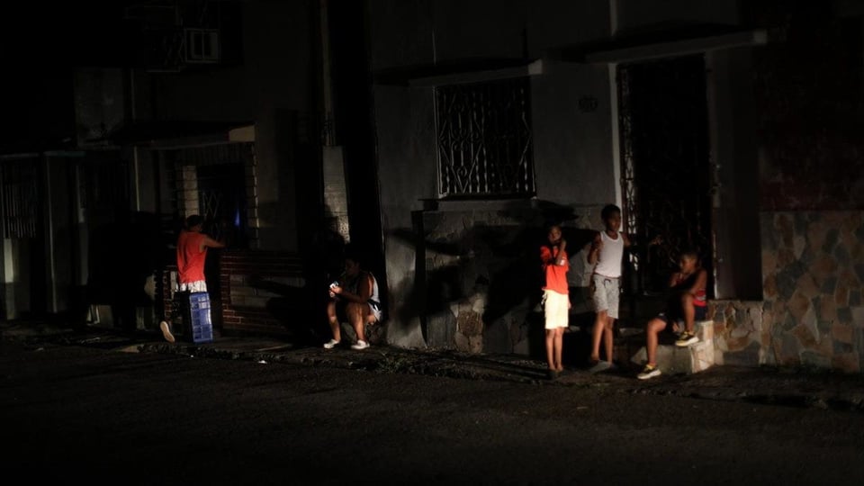Cuba a Oscuras: Apagones No Dan Tregua Aunque Haga Frío