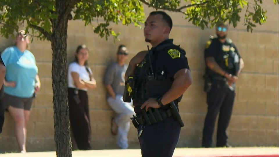 ¿Profesor Amenazó a Niño con ICE por Ser Hispano? ¡Escándalo en Texas!