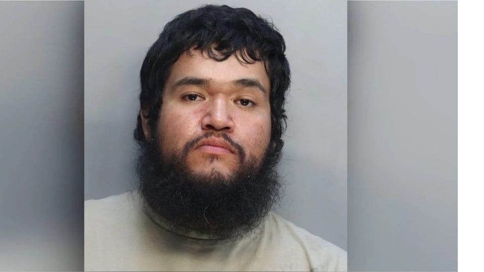 ¿Un Hombre Loco o Qué? Disparos en el Aeropuerto de Miami y Nadie Sale Herido… ¡Por Chiripa!