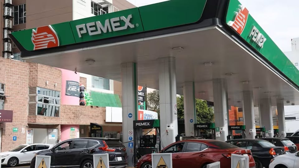 México cambia el nombre de empresa que enviaba petróleo a Cuba