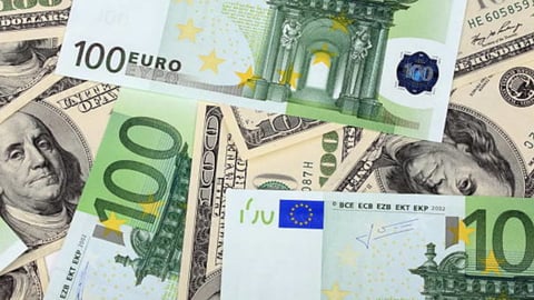 ¡El dólar se empinó a los 500 y dejó al peso con los crespos hechos!