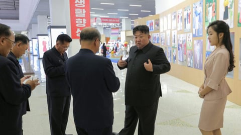 Kim Jong-un Reaparece Entre Rumores de Grave Enfermedad y Muerte