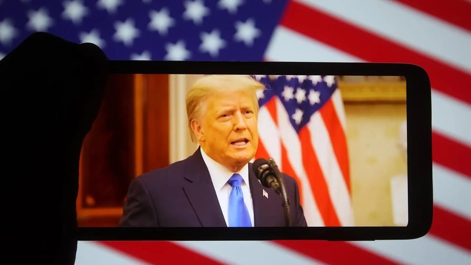 Donald Trump Lanza Canal de TV Propio en Medio de Tensiones con Medios