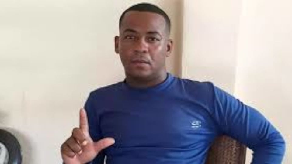 ¿Se nos va Roilán? Cubano en huelga de hambre tiene 45 días y está pa'l hospital en estado crítico