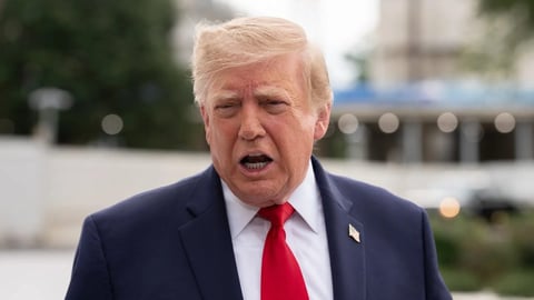 ¿Se le cae el barco? Aprobación de Trump por el piso antes de las elecciones