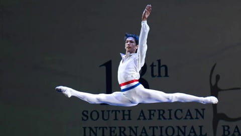 Joven bailarín cubano brilla en Sudáfrica con tres medallas de oro