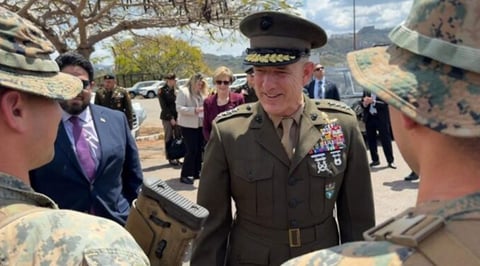 Diplomacia en Caracas: Jefe del Comando Sur se Reúne con Gobierno Interino de Venezuela