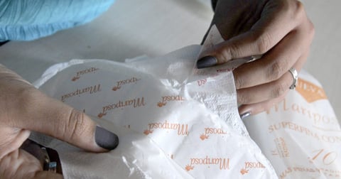 ¿¡Pero qué bochorno es este!? ¡Mujeres cubanas en apuros por unas... toallas!