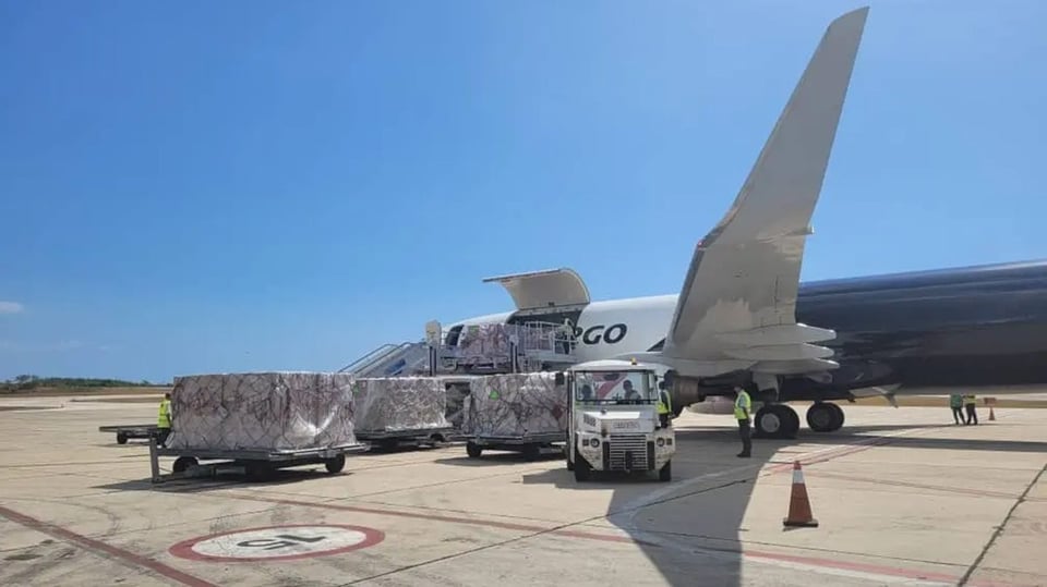 Tercer Vuelo con Ayuda de EE. UU. Llega a Santiago de Cuba tras Huracán Melissa