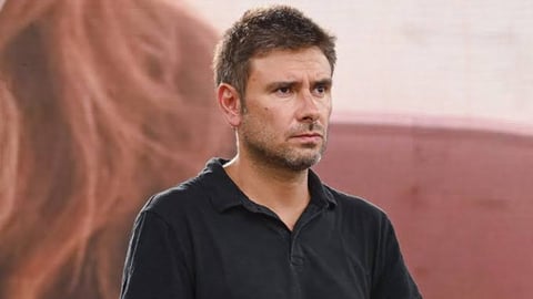 Político italiano Alessandro Di Battista, grave en hospital de Cuba