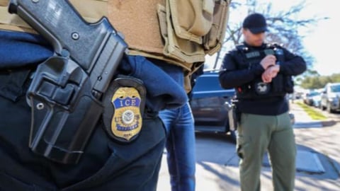 ICE hará obligatorias las cámaras corporales en paradas vehiculares