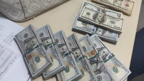 Cubana detenida en Panamá con miles de dólares y billetes falsos