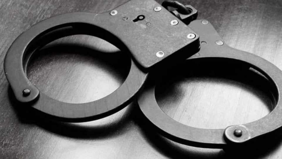 ¿Qué Fregado Pasó? Hombre Choca con Nadadora en Miami y Se Escapa Como Cobarde