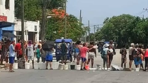 Habitantes de Mantilla Protestan por Falta de Agua y Luz