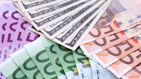 El dólar se dispara a 800 pesos en Cuba: ¿Qué significa esto?
