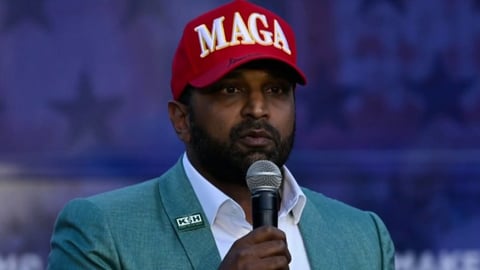 Heavens to Betsy! FBI Director Spills 'Love Story' While a Killer's Still on the Loose!