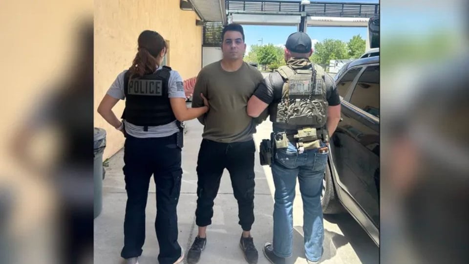 Cubano Acusado de Fraude y Hurto Arrestado en Albuquerque por ICE