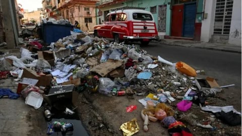 ¿Qué le pasa a Cuba? ¡Un periodista se mete al jangueo y cuenta el bochinche!