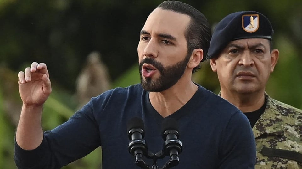 ¿Y a estos quién los entiende? El Salvador arma tremendo bochinche en Haití por unos militares perdidos