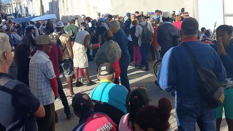 ¡Pueblo de San Luis se alza porque ni un quilo pueden sacar del banco!