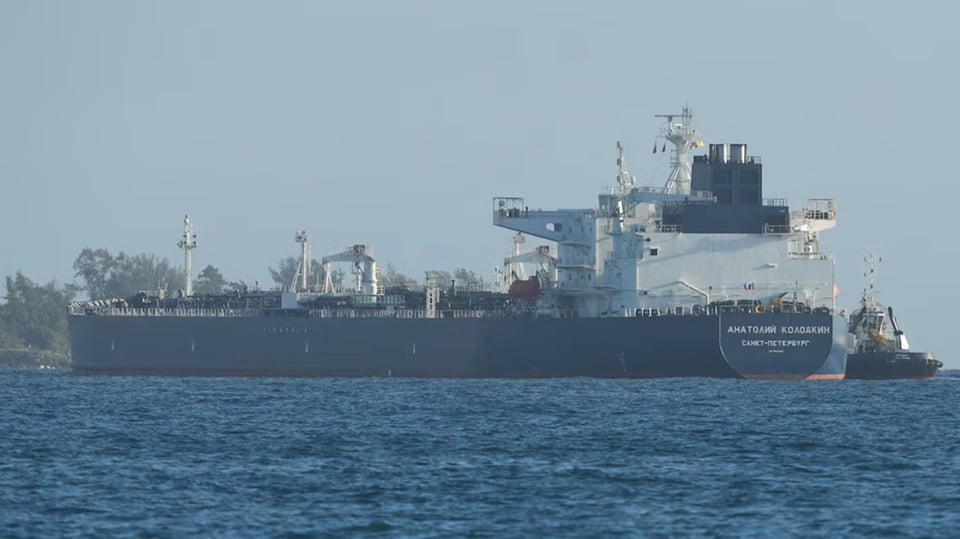 ¿Se nos apaga la luz? Rusia le echa un salvavidas de petróleo a Cuba