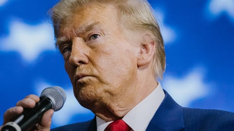 Trump amenaza con enviar militares a Minneapolis por bronca con ICE