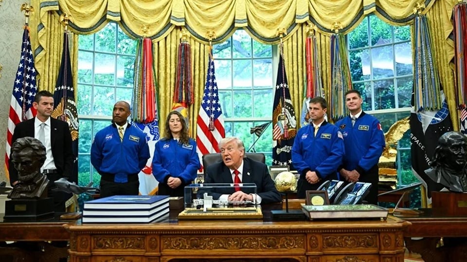 ¡Trump se codea con los titanes lunares!