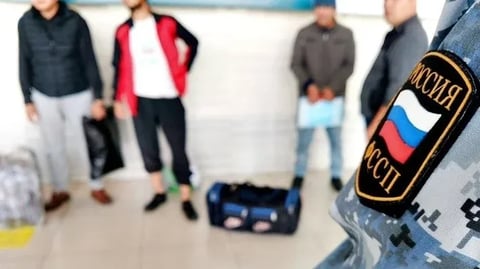 ¿Qué Pasa con los Cubanos en Rusia? ¡Los Tiran Pa' Fuera a lo Loco!