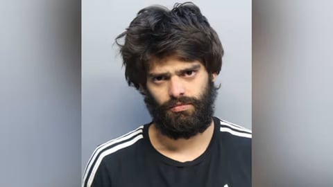 Hombre arrestado en Hialeah por agredir brutalmente y secuestrar a su madre