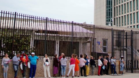 Fallo sobre visas otorga respiro parcial a cubanos; el matrimonio con estadounidenses no garantiza el visado