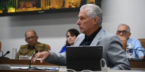 ¡Díaz-Canel quiere que cambiemos la cabeza, pero la olla sigue vacía!