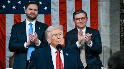 Trump Defiende 'EE.UU. Primero' con Fronteras Firmes y Economía Fuerte