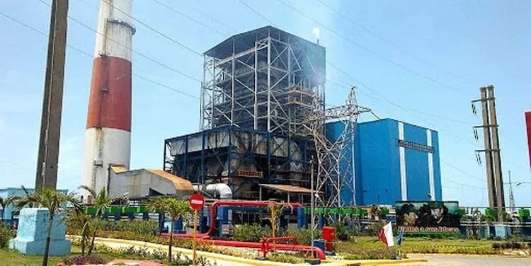 ¿Se nos fue la Guiteras otra vez? ¡La planta eléctrica de Cuba se pone brava!