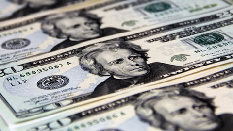 ¿Te Enteraste? El Dólar en Cuba Se Pone Loco y Rompe Récords Otra Vez, ¡Ya Casi Llega a 600 Pesos!
