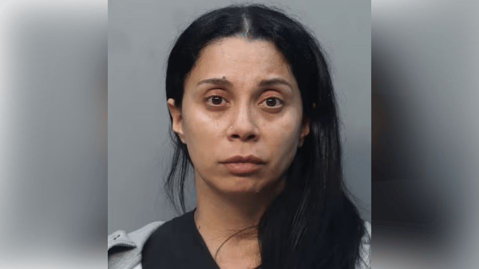 ¿Y tú, sabías? Arrestan a 'doctora' de recuperación ilegal en Hialeah con pacientes en camisón
