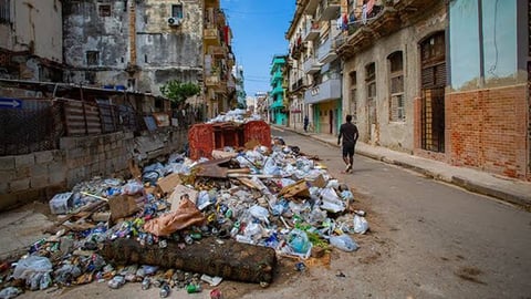 China Envía Triciclos a Cuba para Recoger Basura en Medio de Crisis