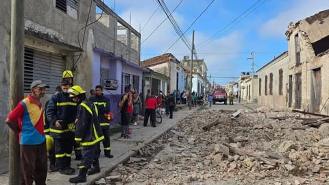 Edificio patrimonial colapsa en Manzanillo, Granma