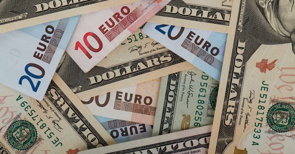 Dólar y Euro Se Disparan en el Mercado Informal Cubano Mientras Tasas Oficiales se Estancan